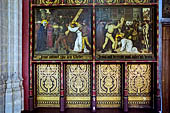 Anversa - Cattedrale Onze Lieve Vrouw di Nostra Signora. Tavole della Via Crucis nella navata destra.